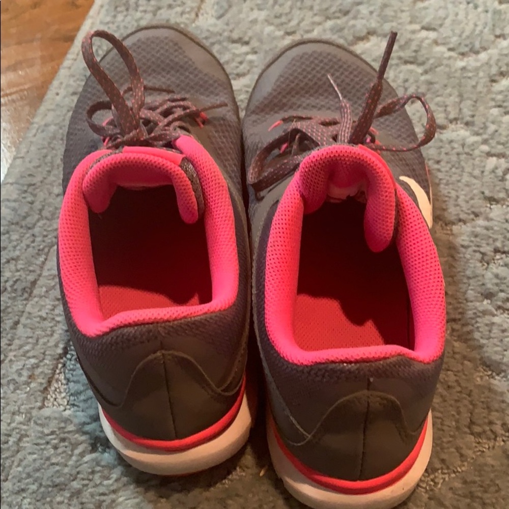 Nike - Picture 6 of 6